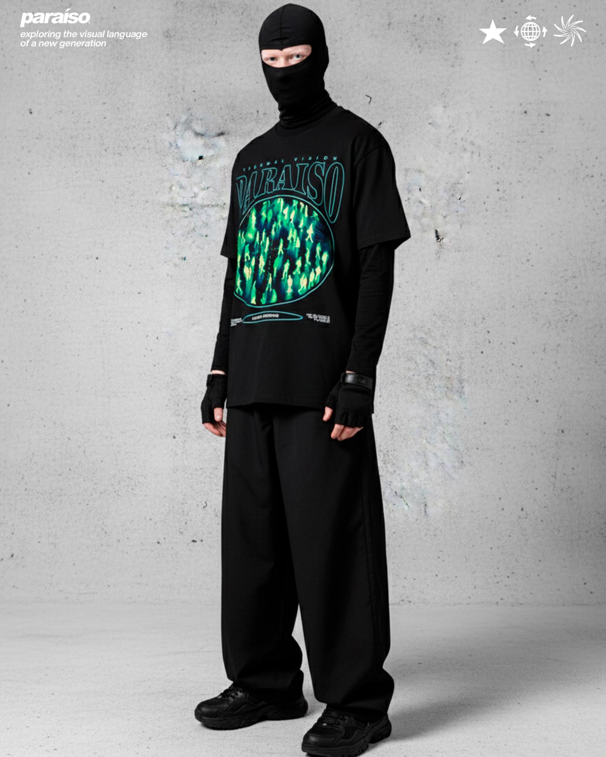 Presenting to you the Paraíso Thermal Vision oversized t-shirt. Featuring a bold neon thermal scan graphic and the slogan “Always Watching”, this statement piece fuses futuristic design with edgy streetwear energy. The oversized silhouette and heavyweight cotton create a premium look and feel, perfect for unisex styling in urban fashion.