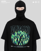 Presenting to you the Paraíso Thermal Vision oversized t-shirt. Featuring a bold neon thermal scan graphic and the slogan “Always Watching”, this statement piece fuses futuristic design with edgy streetwear energy. The oversized silhouette and heavyweight cotton create a premium look and feel, perfect for unisex styling in urban fashion.